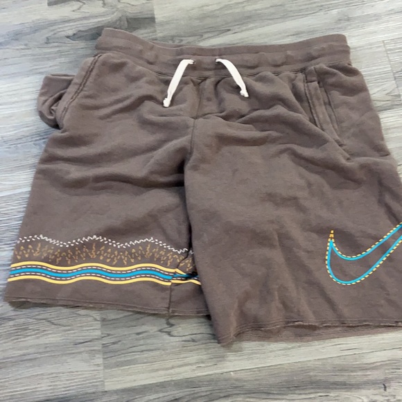 Nike Shorts Brown L - Picture 2 of 5